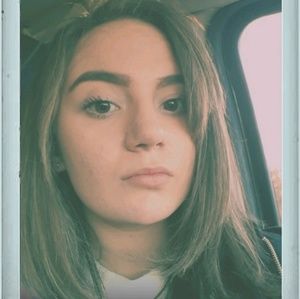 Meet your Posher, Gia